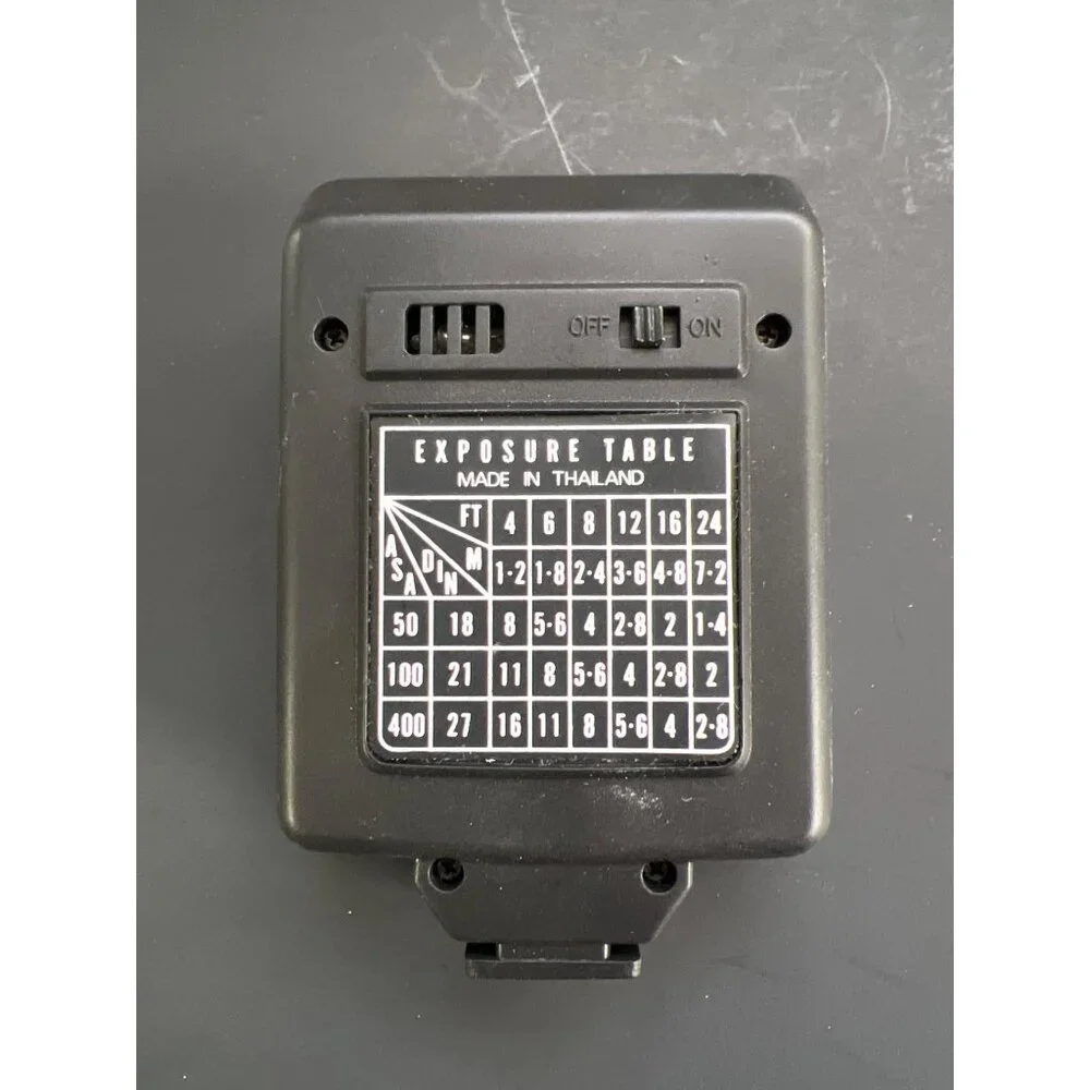 Vivitar EZ10 Camera Flash Unit With Exposure Table & On/Off Switch